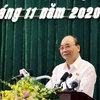 Thủ tướng Nguyễn Xuân Phúc phát biểu tại buổi tiếp xúc cử tri huyện An Lão. (Ảnh: Thống Nhất/TTXVN) 