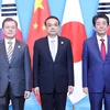 Tổng thống Hàn Quốc Moon Jae-in (bên trái), Thủ tướng Trung Quốc Lý Khắc Cường (ở giữa) và Thủ tướng Nhật Bản Shinzo Abe (bên phải) tại cuộc gặp ở Thành Đô, Trung Quốc ngày 24/12/2019. (Ảnh: THX/TTXVN) 