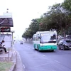 Nhà chờ xe buýt trên trục đường chính Trường Chinh, Thành phố Hồ Chí Minh. (Ảnh: Tiến Lực/TTXVN)