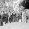 Chủ tịch Hồ Chí Minh với các đại biểu dự Hội nghị Ủy ban Liên Việt toàn quốc tại Việt Bắc, tháng 2/1948.(Nguồn: TTXVN 