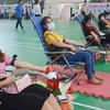 Cán bộ, công nhân viên chức, người lao động, nhân dân tại Đắk Lắk hăng hái hiến máu, chủ động tuân thủ quy định về phòng, chống dịch. (Ảnh: Hoài Thu/TTXVN)