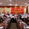Ủy ban bầu cử tỉnh Bình Phước tặng bằng khen cho các cá nhân, tập thể có thành tích xuất sắc trong công tác bầu cử. (Ảnh: K GỬI H/TTXVN)