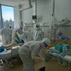 Điều trị cho bệnh nhân mắc COVID-19 tại Thành phố Hồ Chí Minh. (Ảnh: PV/Vietnam+)