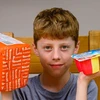 Ashton Fisher, cậu bé 12 tuổi, mắc chứng sợ đồ ăn, chỉ ăn bánh mì trắng và sữa (Nguồn: odditycentral.com) 