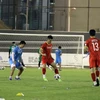 Các cầu thủ Đội tuyển Việt Nam trong buổi tập thứ 3 tại Riyadh (Saudi Arabia). (Ảnh: Nhật Đoàn/TTXVN phát) 