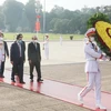 Các lãnh đạo, nguyên lãnh đạo Đảng, Nhà nước tưởng niệm Chủ tịch Hồ Chí Minh. (Ảnh: Lâm Khánh/TTXVN) 