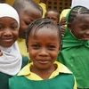 Trẻ em trai và trẻ em gái ở làng Ubang, Nigeria. (Nguồn: odditycentral.com)