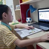 Học sinh ở tỉnh Phú Yên vẫn duy trì việc học trực tuyến. (Ảnh: Xuân Triệu/TTXVN)
