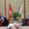 Thủ tướng Phạm Minh Chính gặp Ngài Fukuda Tomikazu, Thống đốc tỉnh Tochigi. (Ảnh: Dương Giang/TTXVN)