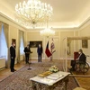 Tổng thống Séc phải ngồi trong khung kính khi bổ nhiệm Thủ tướng mới