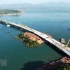 Cầu Vân Tiên là cây cầu dài nhất tại Quảng Ninh tính đến thời điểm này. (Ảnh: TTXVN phát) 