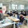Đào tạo nghề Điện tử dân dụng tại Trường Cao đẳng Nghề Lạng Sơn. (Ảnh: Anh Tuấn/TTXVN) 