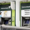 Một điểm rút tiền bằng thẻ ATM của Vietcombank. (Ảnh: Trần Việt/TTXVN)