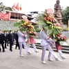 Bí thư Thành ủy Hà Nội Đinh Tiến Dũng và các lãnh đạo thành phố Hà Nội làm lễ dâng hoa, dâng hương nhân kỷ niệm 233 năm chiến thắng Ngọc Hồi-Đống Đa. (Nguồn: hanoimoi.com.vn)