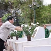 Thủ tướng dâng hương tưởng nhớ các anh hùng liệt sỹ tại Hà Tĩnh