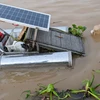Máy vớt rác WSCA 2.0 vận hành tại sông Hoài (Quảng Nam). (Ảnh: TTXVN phát)