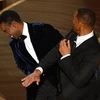 Will Smith thẳng tay tát Chris Rock trên sân khấu lễ trao giải Oscar