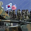 Binh sỹ Mỹ và Hàn Quốc tham gia cuộc tập trận chung tại Pocheon, Hàn Quốc. (Ảnh: AFP/TTXVN) 