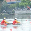 Cặp vận động viên đội tuyển Việt Nam thi đấu nội dung thuyền đôi nữ hạng nặng 2 mái chèo (W2X). (Ảnh: Minh Đức/TTXVN)