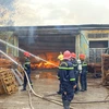 Bình Định: Cháy lớn ở Khu công nghiệp Phú Tài, một nhà xưởng đổ sập