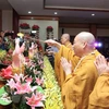 Nghi lễ truyền thống tắm Phật trong Lễ mừng Đại Lễ Phật đản. (Ảnh minh họa: Nguyễn Dân/TTXVN)