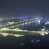 Cầu Hòa Bình 2 được khánh thành và đi vào sử dụng năm 2021, là điểm nhấn cảnh quan thành phố Hòa Bình. (Ảnh: Trọng Đạt/TTXVN) 