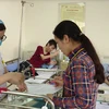 Điều trị cho bệnh nhân máu khó đông tại Viện Huyết học-Truyền máu Trung ương. (Ảnh: PV/Vietnam+)