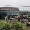 Quảng Trị: Xe container mất lái lao vào nhà dân, 1 người bị thương