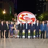 Chủ tịch UBND Thành phố Hồ Chí Minh Phan Văn Mãi cùng các khách mời quốc tế dự lễ khai mạc Lễ hội Thành phố Hồ Chí Minh-Ngôi nhà của chúng ta năm 2022. (Ảnh: Xuân Khu/TTXVN)