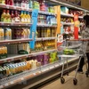 Người dân mua sắm tại một siêu thị ở Walthamstow, đông London, Anh. (Ảnh: AFP/TTXVN) 