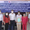 Lễ bàn giao nhà đại đoàn kết cho 1 hộ nghèo ở Tiền Giang. (Nguồn: Cổng thông tin điện tử tỉnh Tiền Giang)