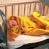 Sức khỏe bé gái sơ sinh bị bỏ rơi đã ổn định và đang được chăm sóc tại Bệnh viện nhi đồng Đồng Nai. (Nguồn: Báo Đồng Nai)