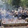 Đông đảo du khách thập phương tham dự lễ khai hội chùa Hương. (Ảnh: Trần Việt/TTXVN)