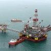 Giàn khoan dầu của Công ty dầu khí Lukoil thuộc Nga trên biển Caspi. (Nguồn: AFP/TTXVN) 