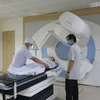 Máy gia tốc xạ trị của Bệnh viện Chợ Rẫy hoạt động trở lại sau một thời gian bị gián đoạn do thiếu linh kiện thay thế. (Ảnh: Đinh Hằng/TTXVN)