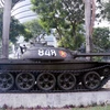 Chiếc xe tăng mang số hiệu 848 tham gia đội hình tấn công đánh chiếm Dinh Độc lập trong ngày chiến thắng 30/4/1975 tại khu trưng bày ngoài trời tại Bảo tàng Chiến dịch Hồ Chí Minh. (Ảnh: Xuân Khu/TTXVN) 
