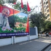 Trong những ngày này, đường phố Hà Nội được trang hoàng rực rỡ cờ, hoa, băng rôn, panô, khẩu hiệu nhân kỷ niệm 133 năm ngày sinh Chủ tịch Hồ Chí Minh (19/5/1890-19/5/2023). (Ảnh: Tuấn Đức/TTXVN) 