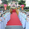 Quang cảnh mừng Đại lễ Phật đản và tưởng niệm trọng thể 60 năm ngày Bồ tát Thích Quảng Đức vị pháp thiêu thân tại công viên tượng đài Bồ Tát Thích Quảng Đức. (Ảnh: Thanh Vũ/TTXVN) 