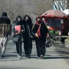 Phụ nữ trên đường phố tại Kabul, Afghanistan. (Nguồn: AFP/TTXVN)