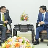 Phó Thủ tướng Trần Hồng Hà tiếp Đại sứ Australia tại Việt Nam Andrew Goledzinowski. (Ảnh: Minh Đức/TTXVN)