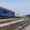 Đoàn tàu chuyên chở hàng hóa của Tổng công ty Đường sắt Việt Nam. (Ảnh: CTV/Vietnam+) 