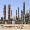 Một cơ sở lọc dầu tại thị trấn Ras Lanuf của Libya. (Ảnh: AFP/TTXVN) 