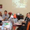 Các doanh nghiệp tham gia hội thảo tại trụ sở Thương vụ Việt Nam tại Algeria để kết nối với các đối tác Việt Nam. (Ảnh: Trung Khánh/TTXVN) 