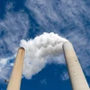 Khí thải từ nhà máy điện than ở New Haven, Tây Virginia, Mỹ. (Ảnh: AFP/TTXVN) 