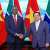 Thủ tướng Phạm Minh Chính tiếp Phó Tổng thống Cộng hòa Nam Phi Paul Mashatile. (Ảnh: Dương Giang/TTXVN)