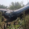 Hiện trường sự cố máy bay quân sự Myanmar trượt khỏi đường băng. (Nguồn: India Today) 