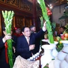 Thủ tướng Phạm Minh Chính cùng lãnh đạo Đảng, Nhà nước dâng hương Giỗ Tổ Hùng Vương trong Khu Di tích Lịch sử Quốc gia Đặc biệt Đền Hùng. (Ảnh: Dương Giang/TTXVN)