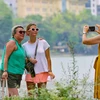 Hồ Hoàn Kiếm là điểm thu hút du khách quốc tế khi đến với Thủ đô Hà Nội. (Ảnh: Thanh Tùng/TTXVN)