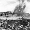 Ngày 6/5/1954, ta mở cuộc tổng công kích vào Điện Biên Phủ. Khối bộc phá với 964 kg thuốc nổ vào lúc 20 giờ 30 phút đã phá tan các lô cốt và hầm ngầm cố thủ của địch trên đồi A1 - vị trí quan trọng ở Điện Biên Phủ. (Ảnh: Tư liệu/TTXVN)