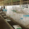 Đóng gói gạo xuất khẩu. (Ảnh: Vũ Sinh/TTXVN)
